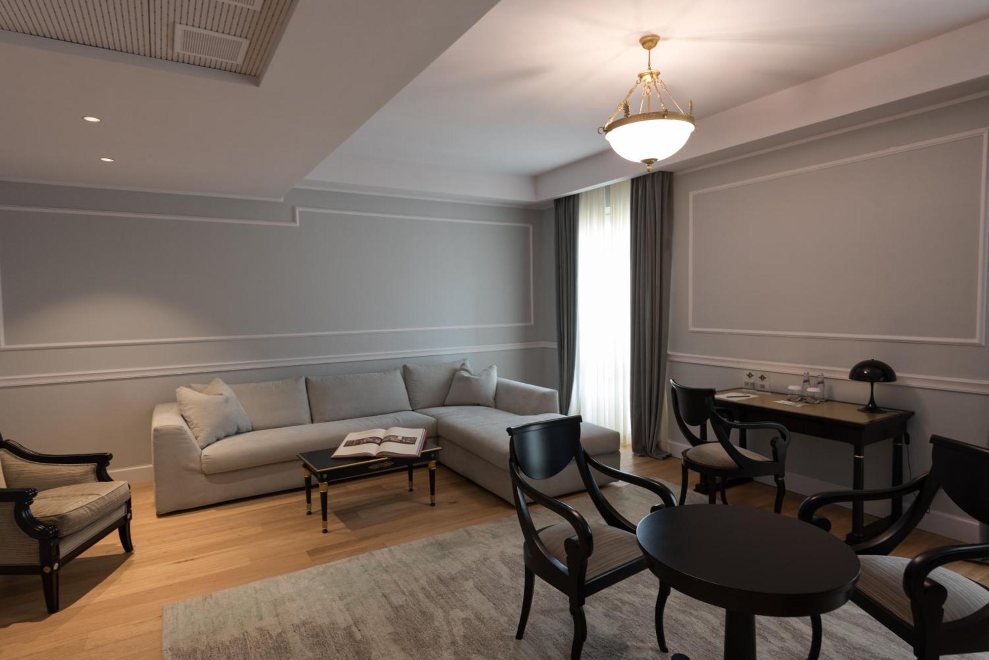 Hotel Grand Et Des Palmes
